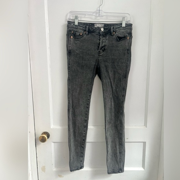 Free People Womens Black Washed Distressed Denim Skinny Jeans Size 26 $148 - Picture 1 of 3